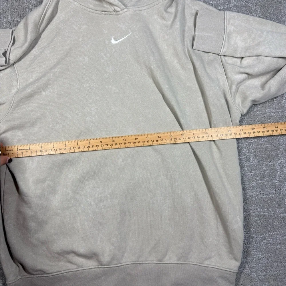 Nike Center Swoosh Long Sleeve Tan Washed Sweatshirt Mens Size Small